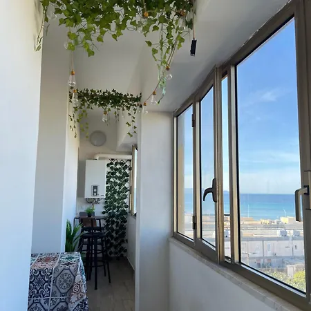 Sophisticated Sea View Flat Appartamento